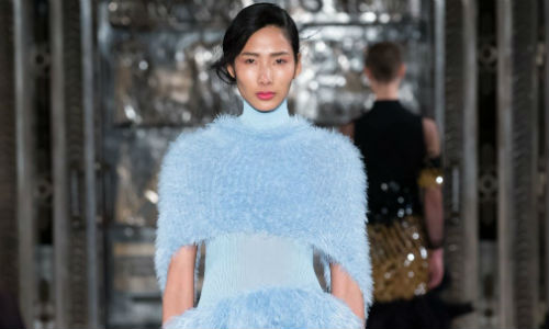 Người mẫu Việt tỏa sáng ở ngày đầu London Fashion Week